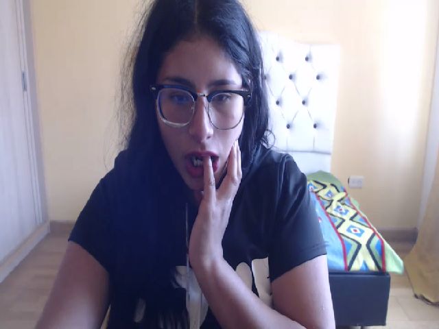 Live sex webcam photo for Aishafoxxx #252618477