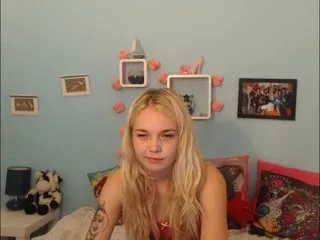 Live sex webcam photo for AnnaHappy18 #240632538