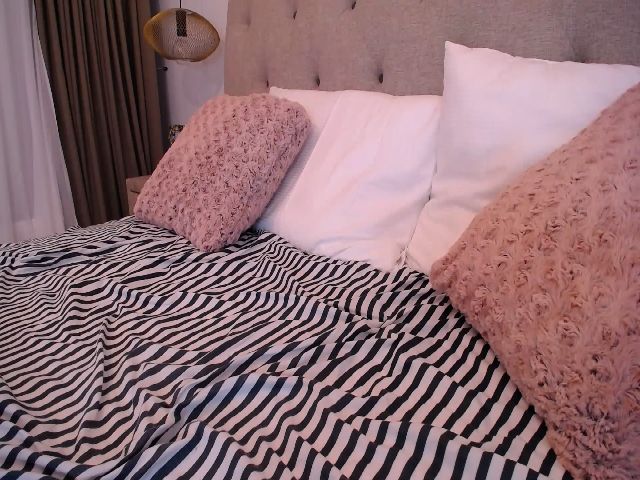 Live sex webcam photo for call_me_em #259834528