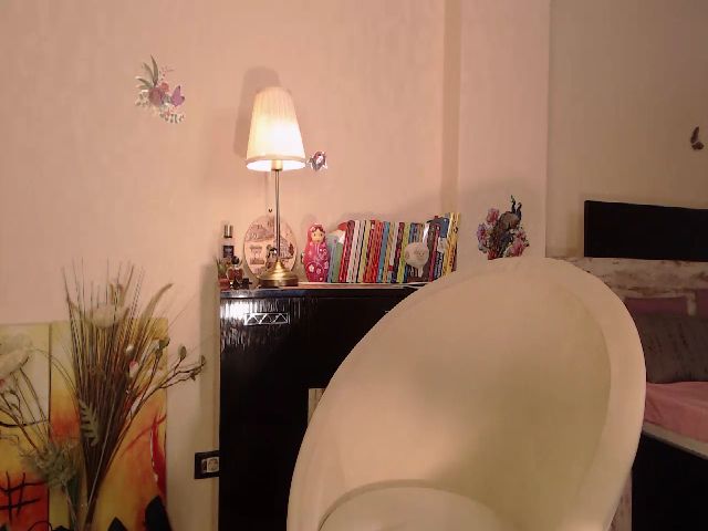 Live sex webcam photo for OzzyVal #259042091