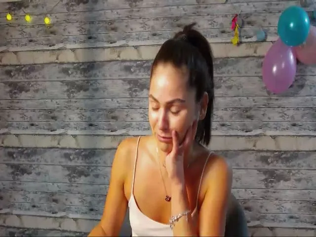 Live sex webcam photo for Naiadde #253143946