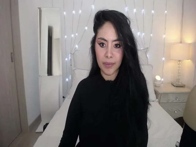 Live sex webcam photo for Marianviolet #261823460