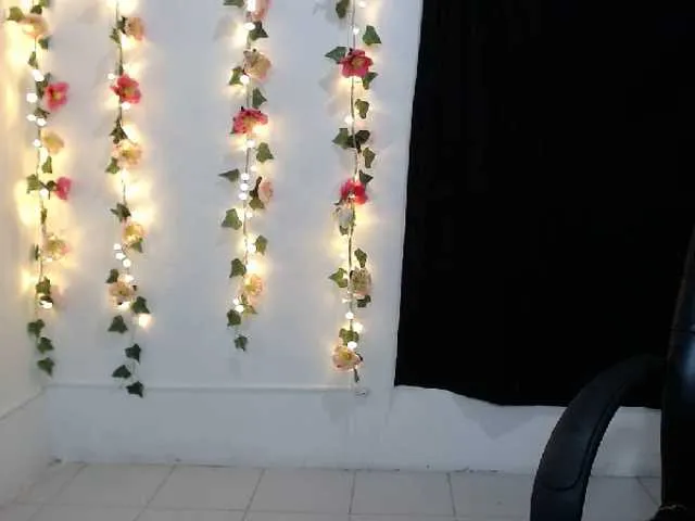 Live sex webcam photo for karinamasmi #240966061