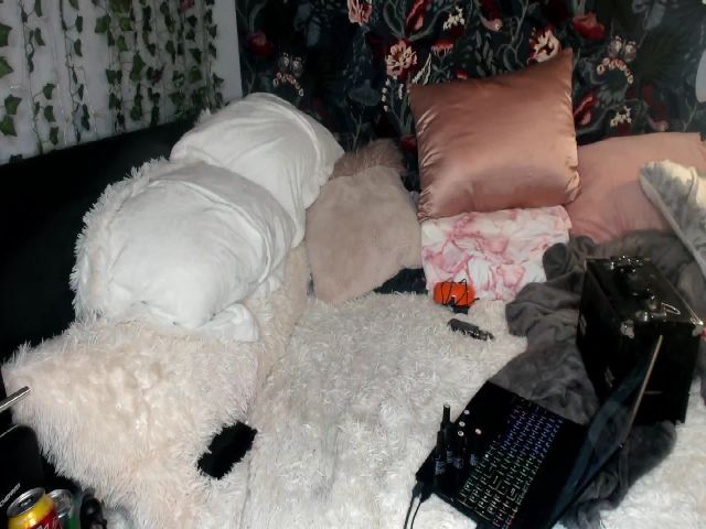 Live sex webcam photo for Macyjayy #253691134