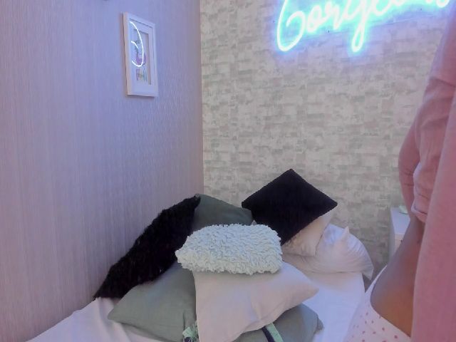 Live sex webcam photo for Alison_torres #261486337