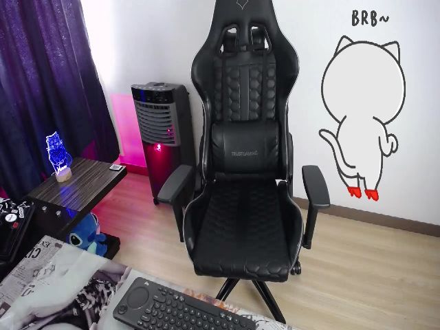 Live sex webcam photo for BiancaMiller #256025443