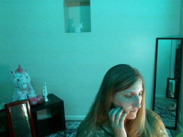 Live sex webcam photo for SuzieMoon #262502897