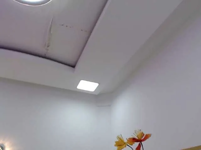 Live sex webcam photo for Louise-red #256253471