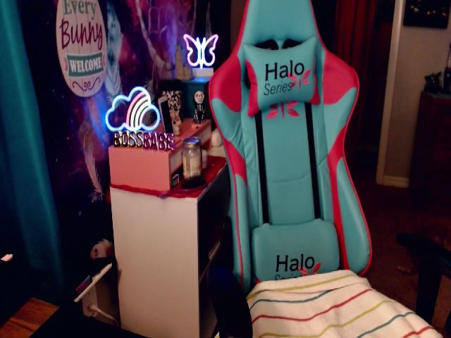 Live sex webcam photo for Lolabunny9 #255515299