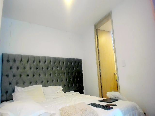 Live sex webcam photo for Afro__Goddess #260839353