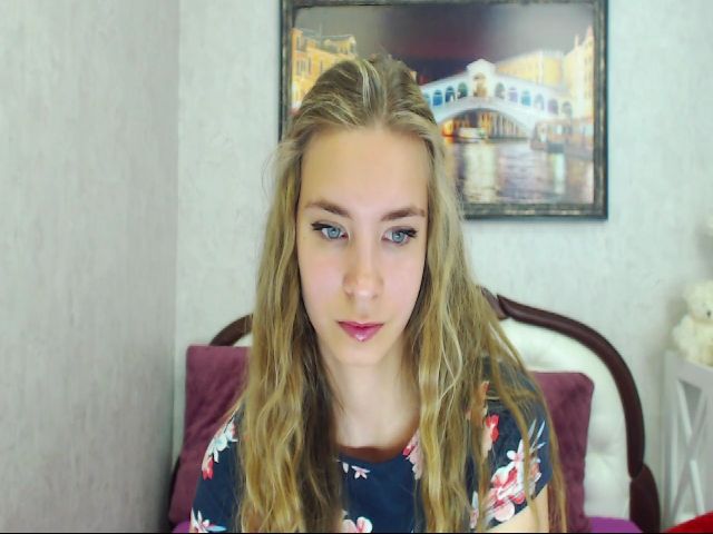 Live sex webcam photo for RossandaShy #252404327