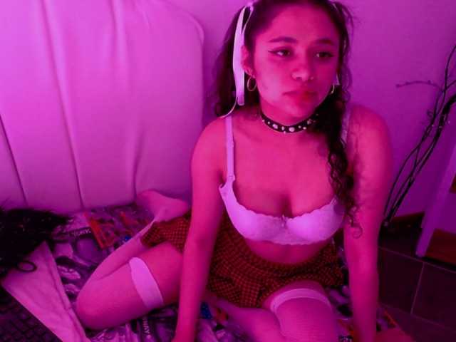 Live sex webcam photo for scarlet-gold #241044213