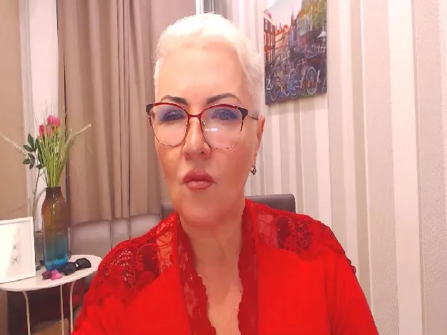 Live sex webcam photo for LadyXAnna #260199302