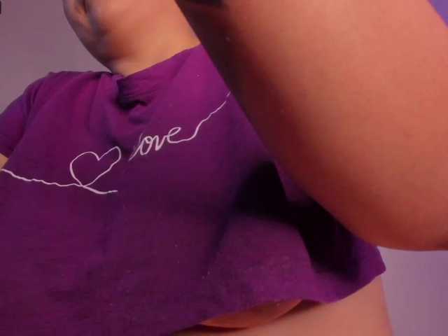 Live sex webcam photo for Sam-coner #260313257