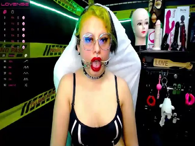 Live sex webcam photo for Rubi_slave #260539293