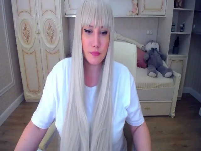 Live sex webcam photo for VeritableGirl #252780908