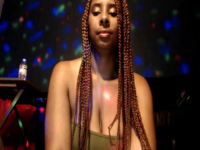 Live sex webcam photo for sweetieslayz #260495511