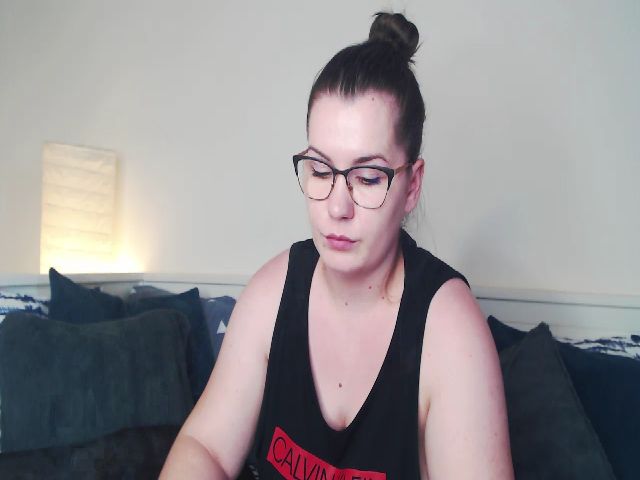 Live sex webcam photo for EveGoddes #262102932