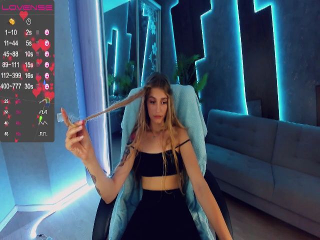 Live sex webcam photo for Adelina___ #252493689