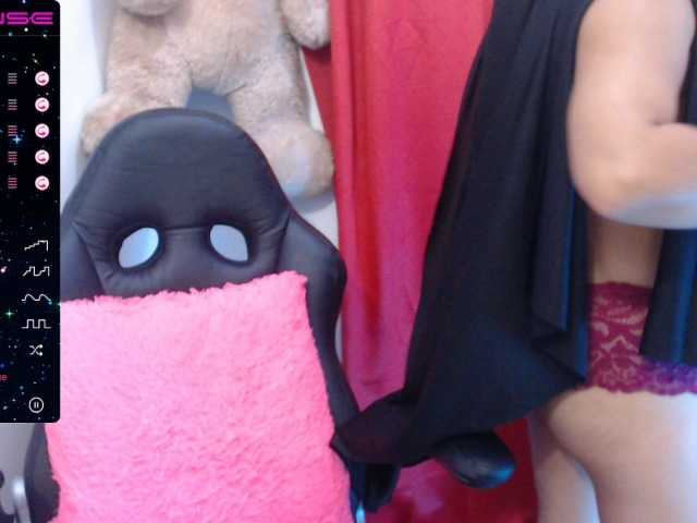 Live sex webcam photo for NumaAsun #253160898