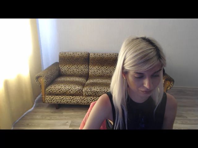 Live sex webcam photo for SexyBeatriice #253034262