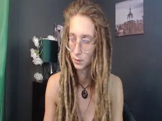 Live sex webcam photo for KINKYkeira #251832526
