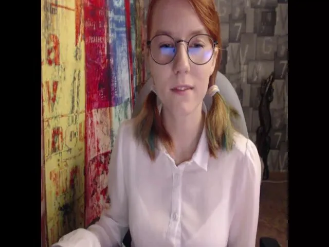 Live sex webcam photo for NikiFoks18 #265260630