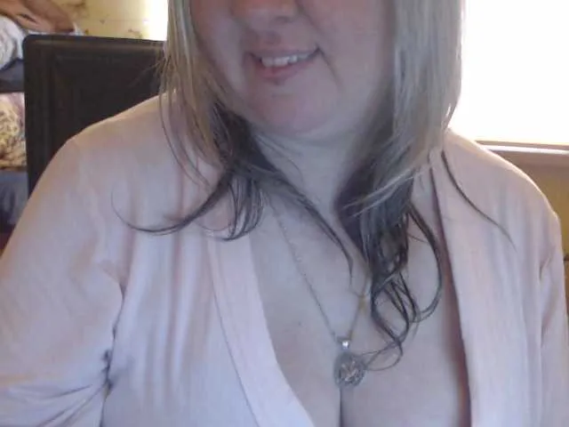 Live sex webcam photo for SecretDoll30 #241059863