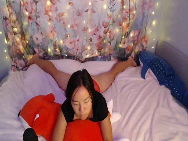 Live sex webcam photo for Isa_Boop #264623177