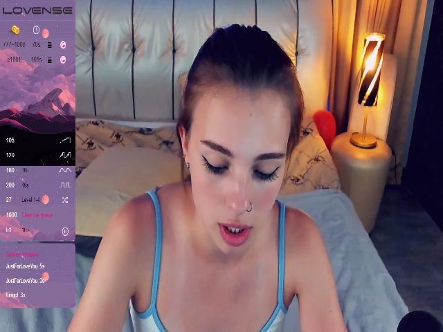 Live sex webcam photo for MariaCharming #255296731