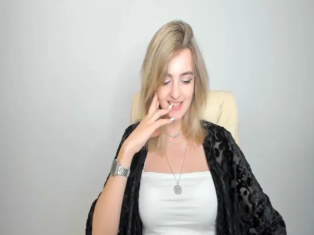 Live sex webcam photo for HelelGretta #254852657