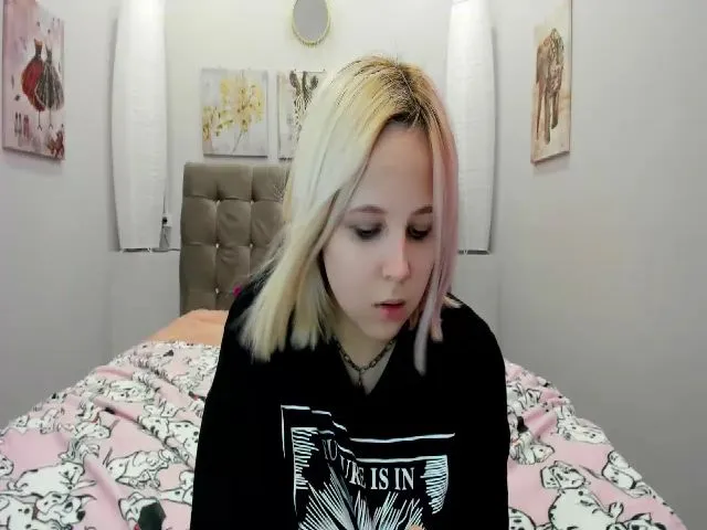 Live sex webcam photo for Helokit #260514520