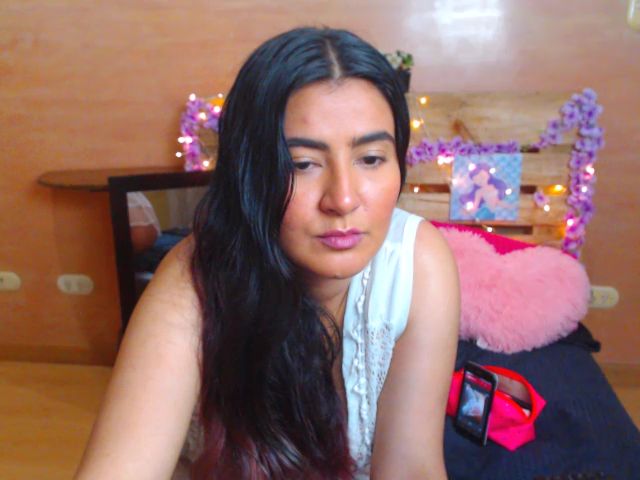 Live sex webcam photo for Violetta_kim0 #264056932