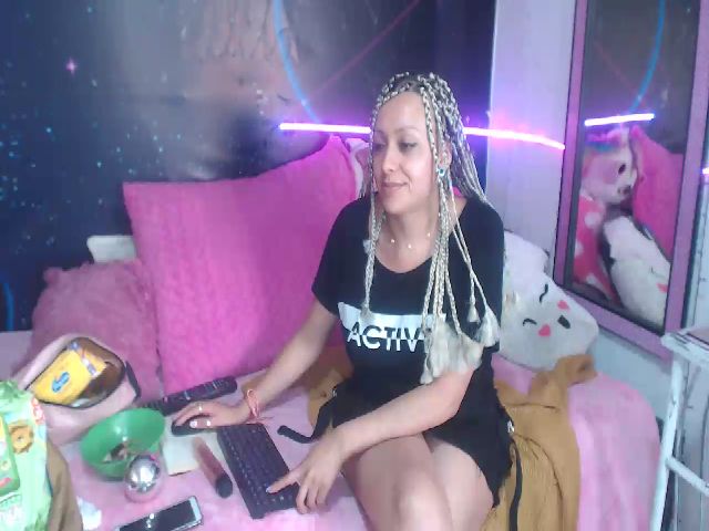 Live sex webcam photo for Emily_sweet2 #252924575