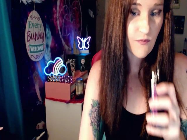 Live sex webcam photo for Lolabunny9 #255513632