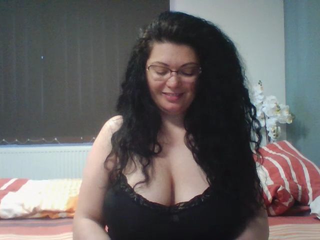 Live sex webcam photo for CutenessLara #252752037