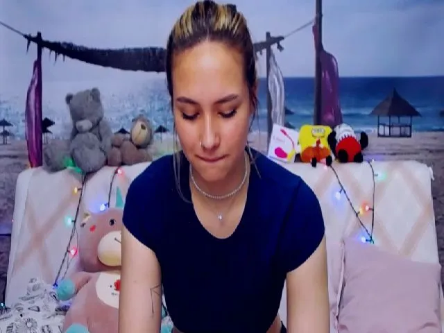 Live sex webcam photo for AlisMonrov18 #255241187