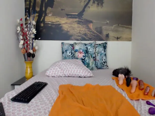 Live sex webcam photo for AikoTailor #287876417