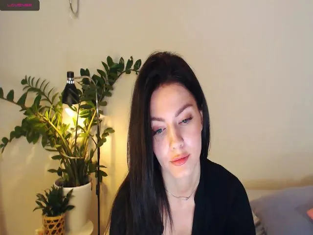 Live sex webcam photo for HarleyQX #255783796