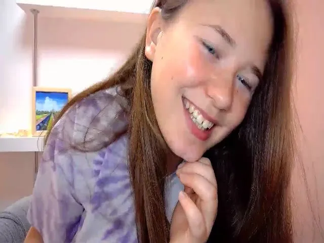 Live sex webcam photo for LindaThompson #259783767