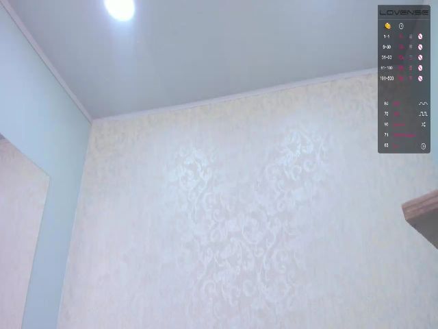 Live sex webcam photo for VioletaRoux #255576061