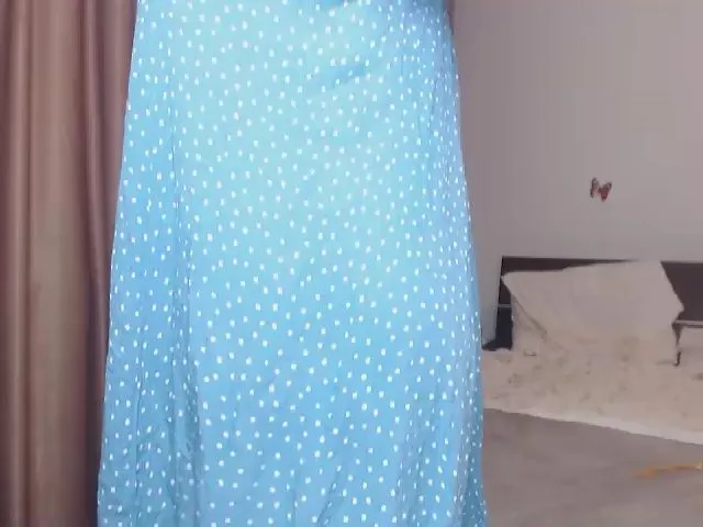 Live sex webcam photo for SofiaSarah #253439600