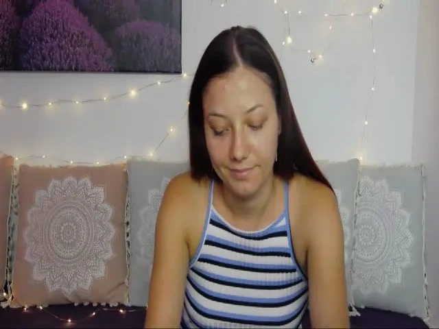 Live sex webcam photo for AyleenRosie #263066173