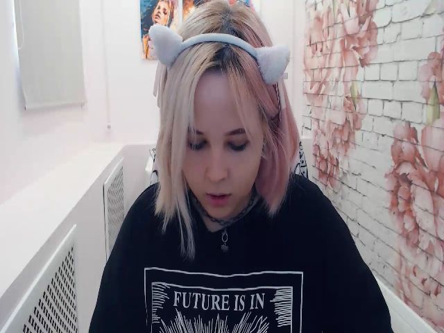 Live sex webcam photo for Helokit #258489841