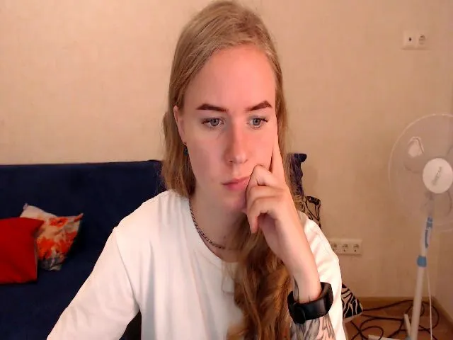 Live sex webcam photo for Limana_xo #252611478