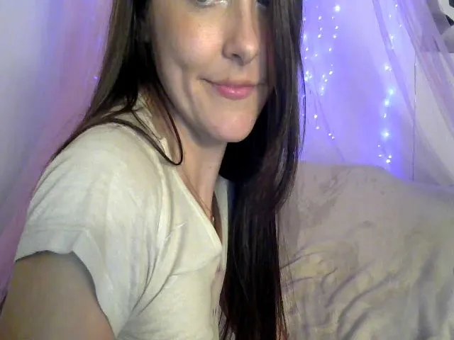 Live sex webcam photo for miuw_miuw #264777237