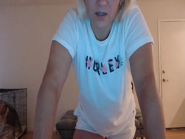 Live sex webcam photo for ExoticJewels #264022193