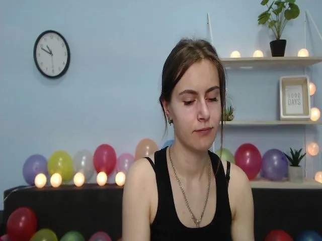 Live sex webcam photo for MollyTravis #252896261