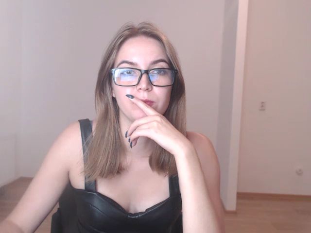 Live sex webcam photo for ALESSA_MOON #263212106