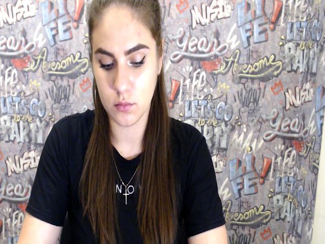 Live sex webcam photo for MollyKiss_ #255646862